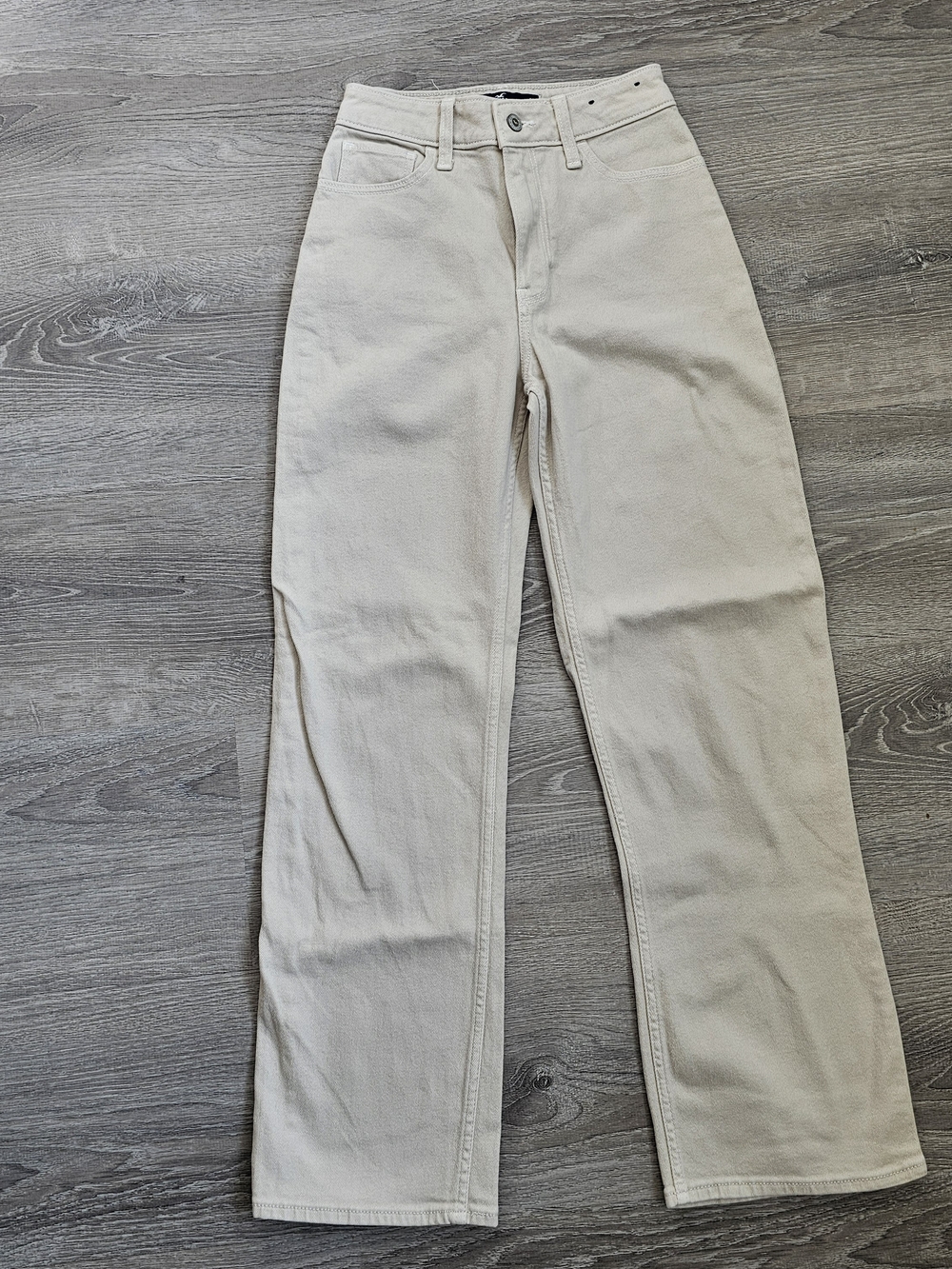 Hollister Cream High-Rise Dad Jeans with Metal Logo Button Vintage Stretch